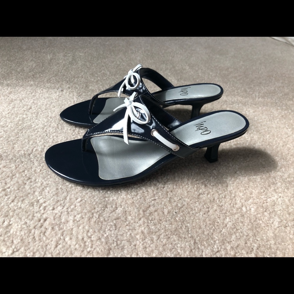 Impo Navy Patent Thong Kitten Heel Sandals with White Trim